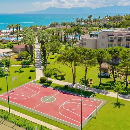 Crystal Tat Golf & Resort