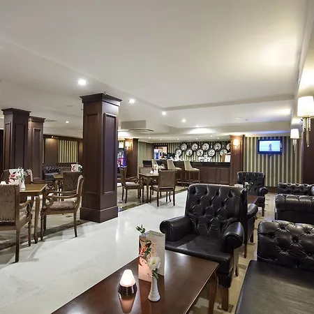 Resort Crystal Tat Golf &