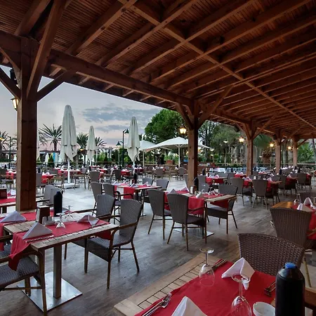 Crystal Tat Pearl Collection 度假村 5*