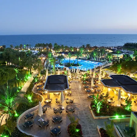 度假村 Crystal Tat Pearl Collection 5*