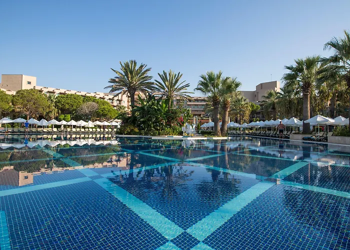 منتجع Crystal Tat Pearl Collection