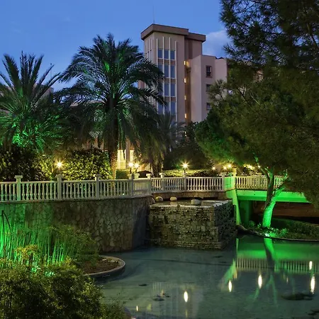 Crystal Tat Golf Resort&spa